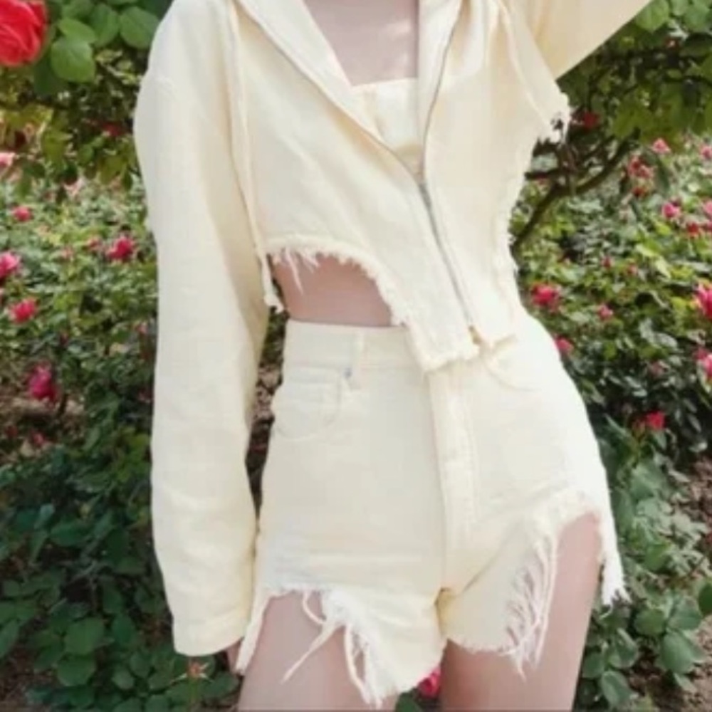 Zara pale yellow distressed Denim Shorts 6